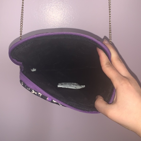 Marc Jacobs iPad cross body bag with zipper gold chain flower black white purple - Picture 4 of 10